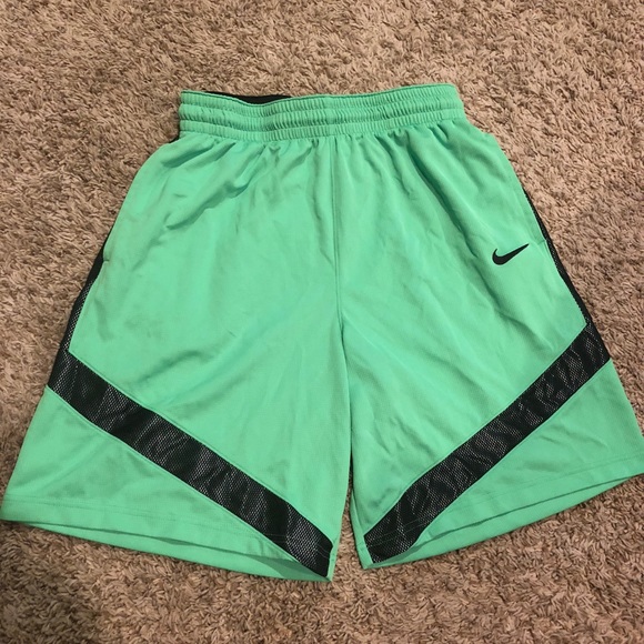 Other - Men’s XL green Nike dri-fit basketball shorts